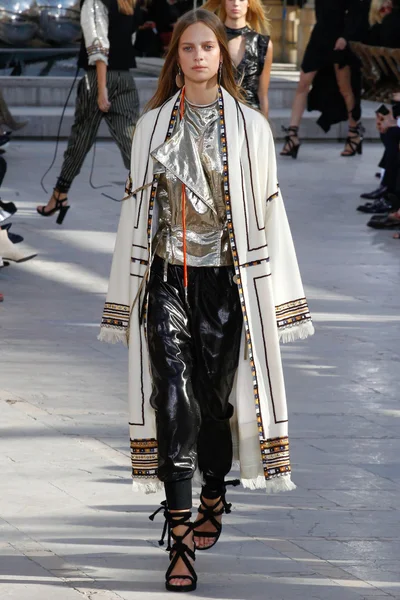 Look 38